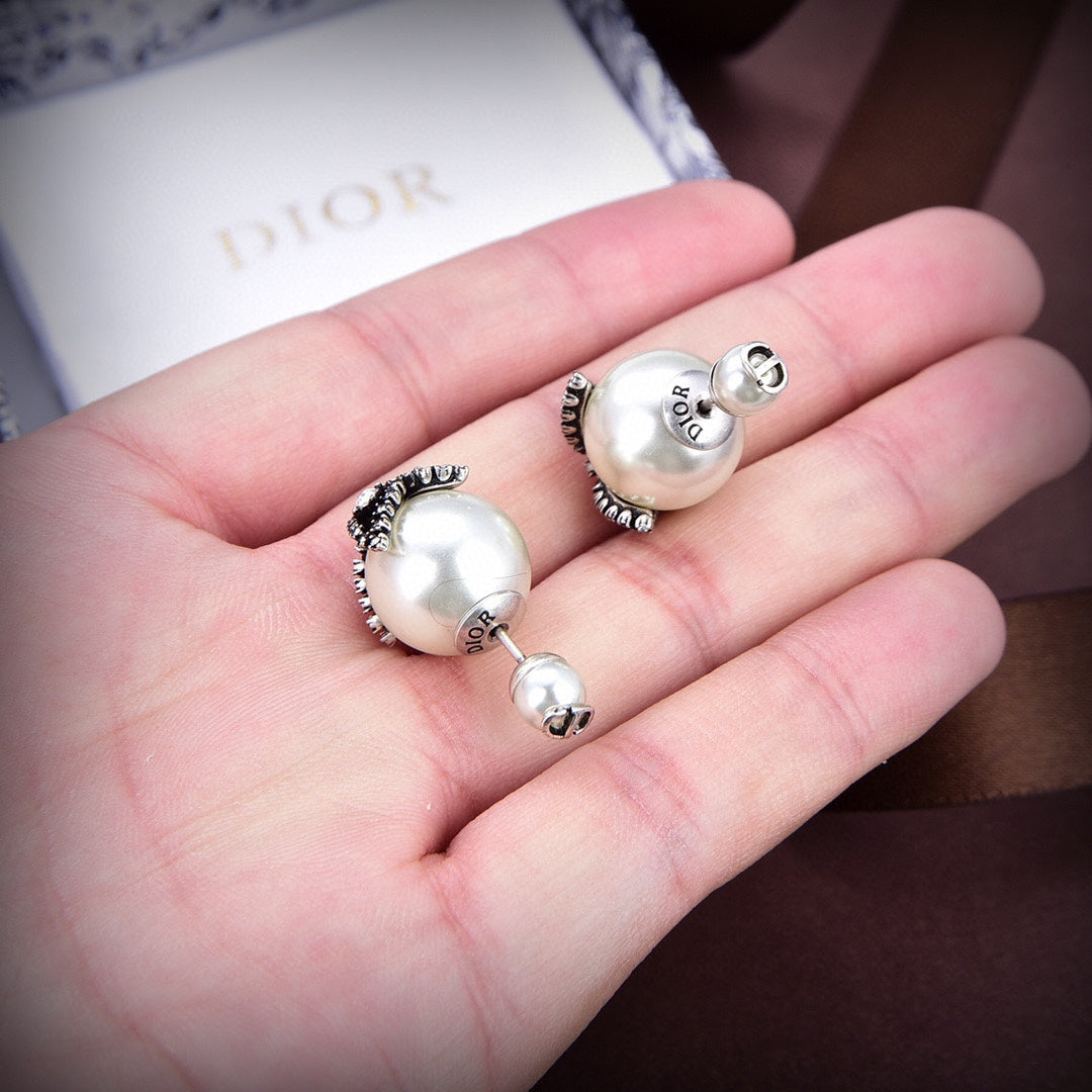 Dior Tribales Butterfly 18K Gold Earrings