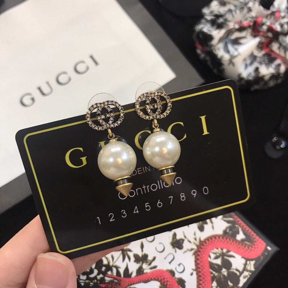 Gucci Double Pearl Pendant 18K Gold Earrings