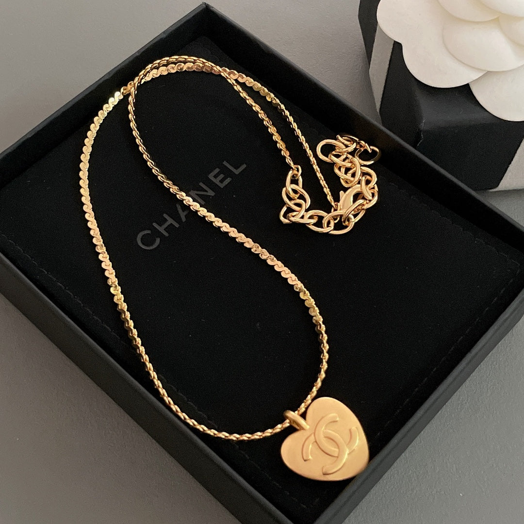 Chanel Vintage 18K Gold Necklace