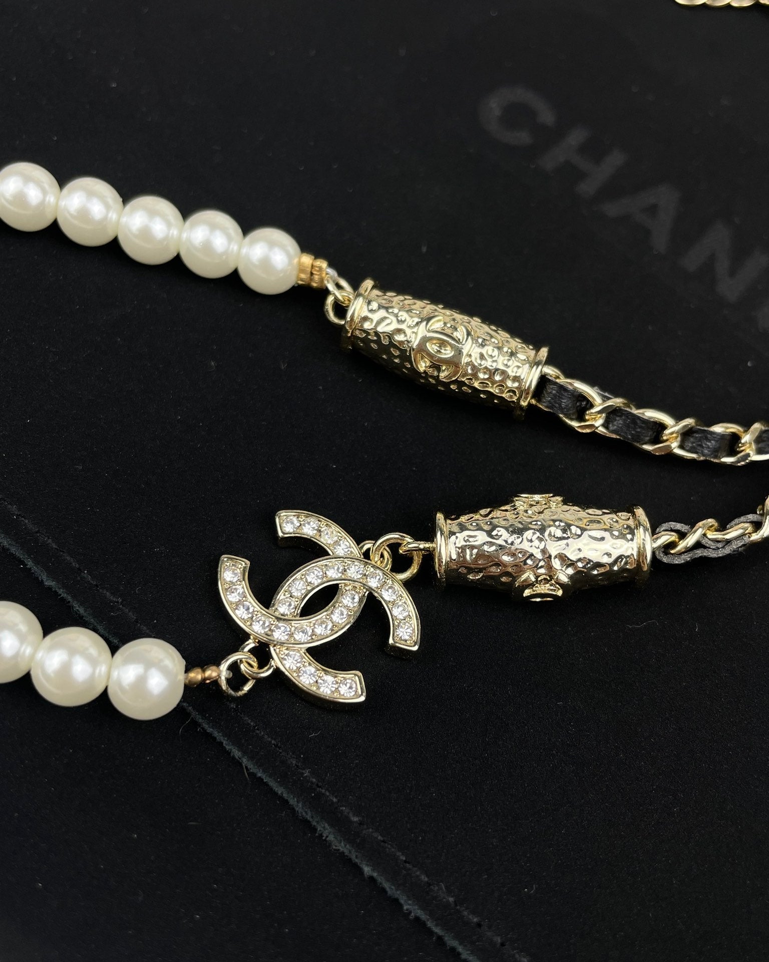 Chanel Crystals Choker 18K Gold Necklace