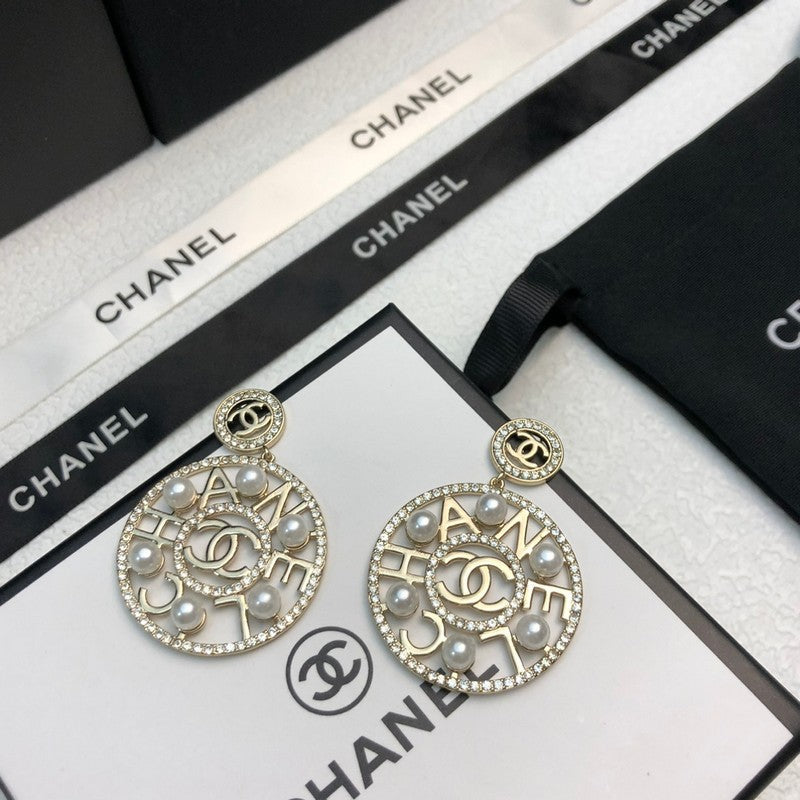 Chanel Circle Pearl Pendant 18K Gold Earrings