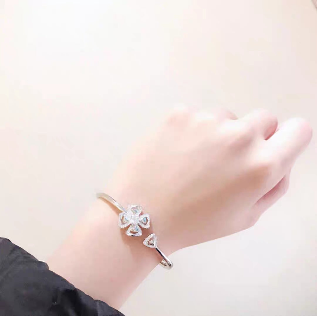Fiorever Diamonds 18K Gold Bracelet