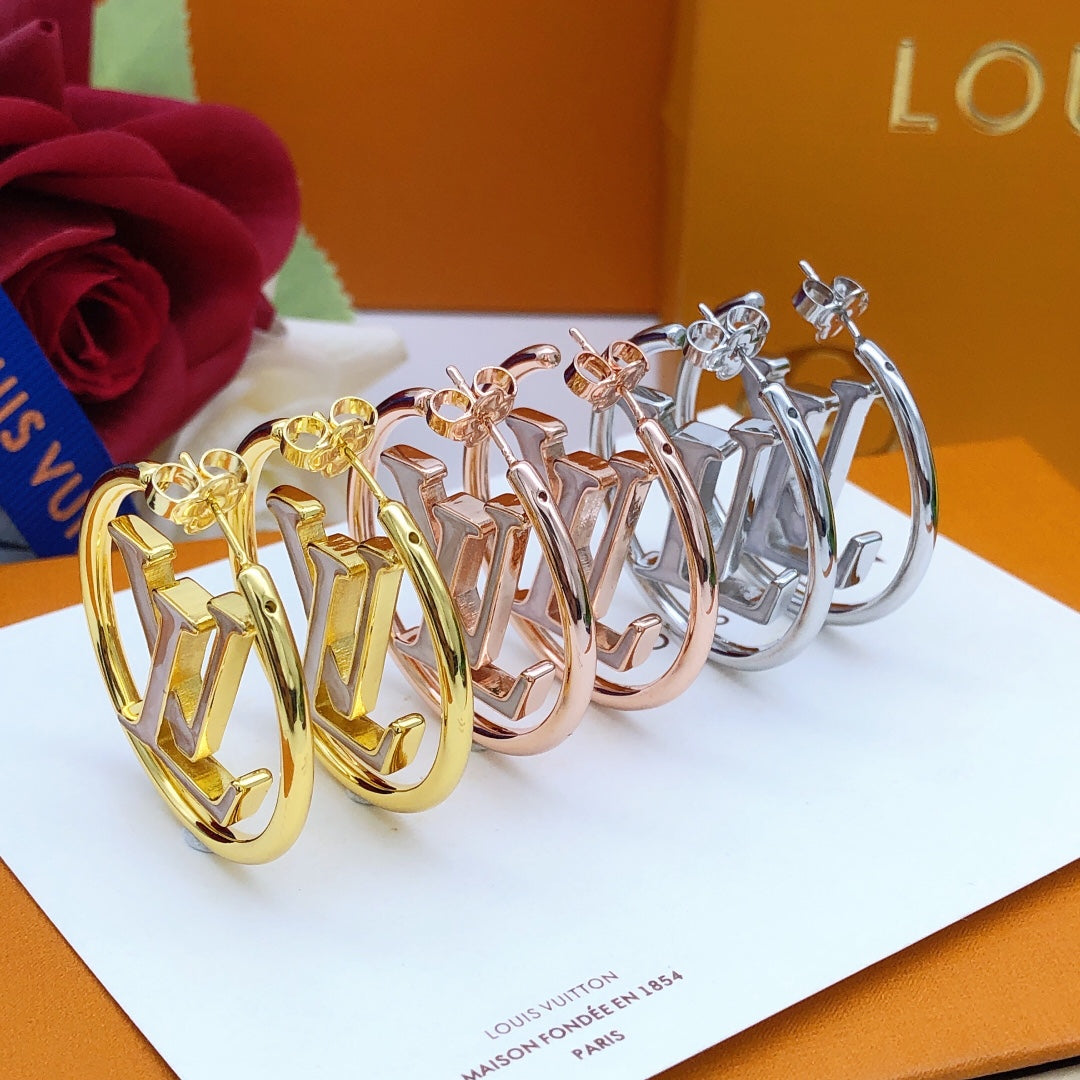Louis Vuitton Louise Hoop Pearls 18K Gold Earrings