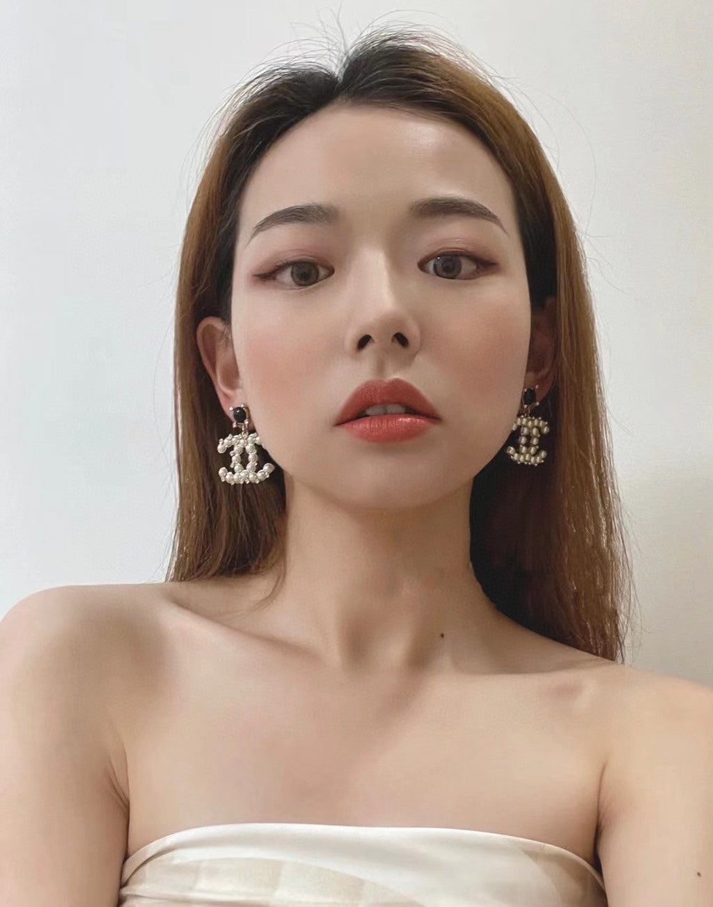 Chanel Pearl Pendant 18K Gold Earrings