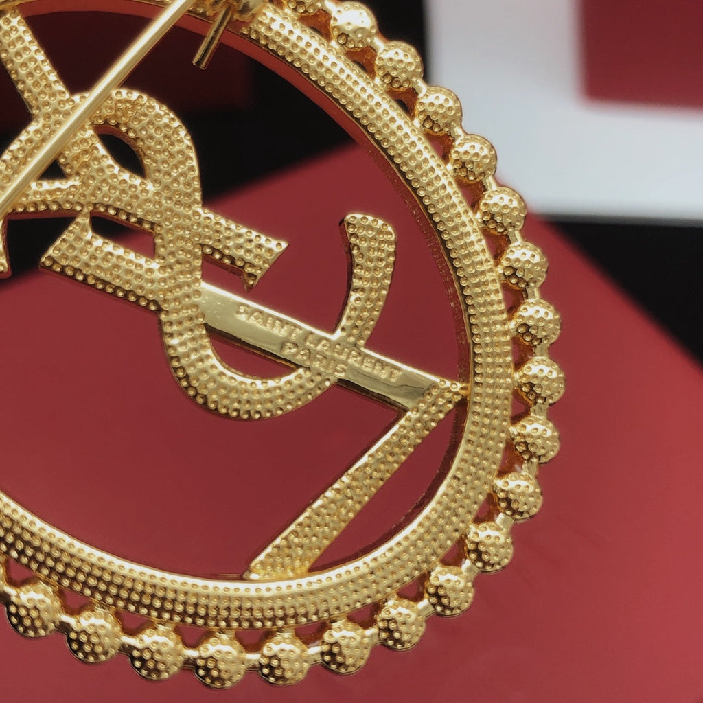 Oval Pearls 18K Gold Brooch