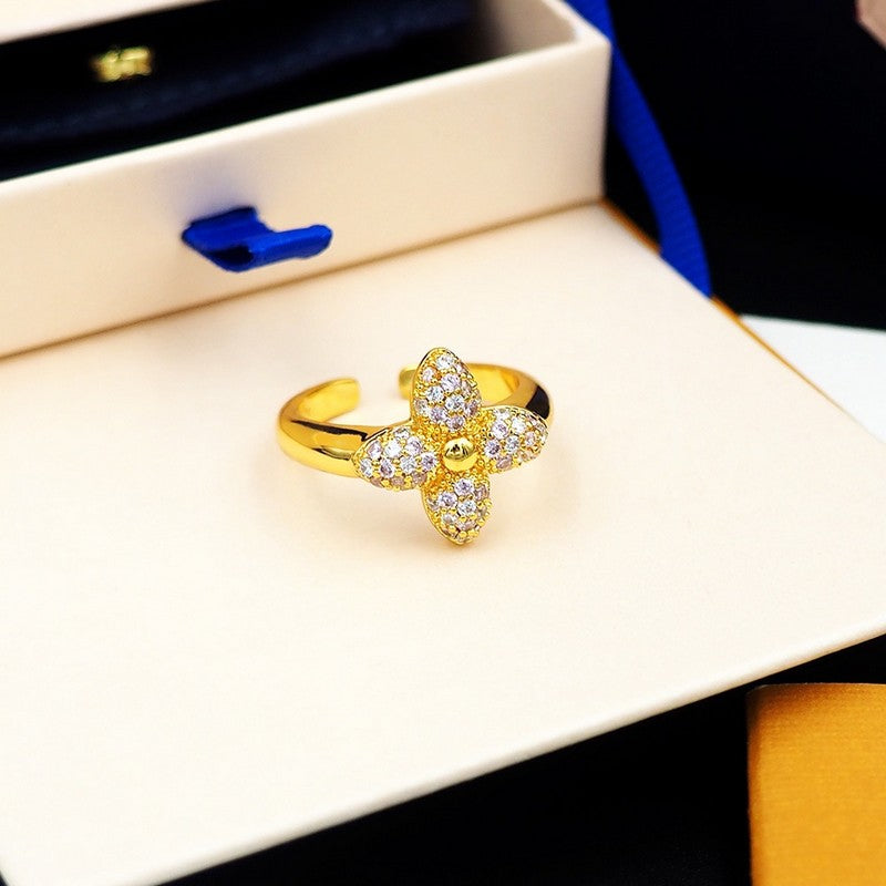 Louis Vuitton Louisa 18K Gold Ring