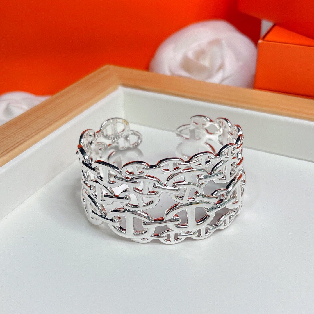Hermes Chaine D'Ancre Wide Cutwork 18K Gold Bracelet