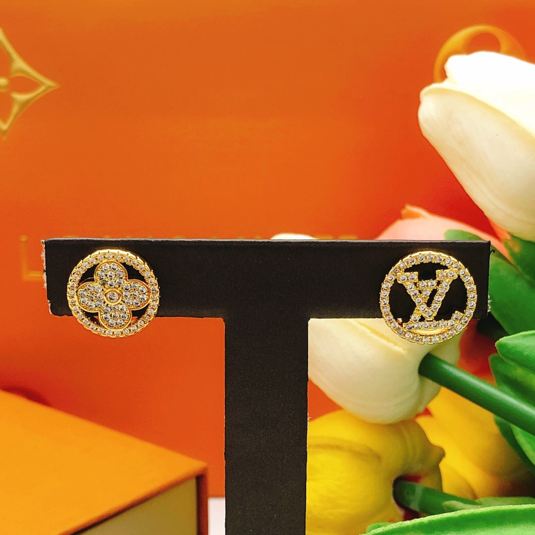 Louis Vuitton Blossom Diamond 18K Gold Earrings