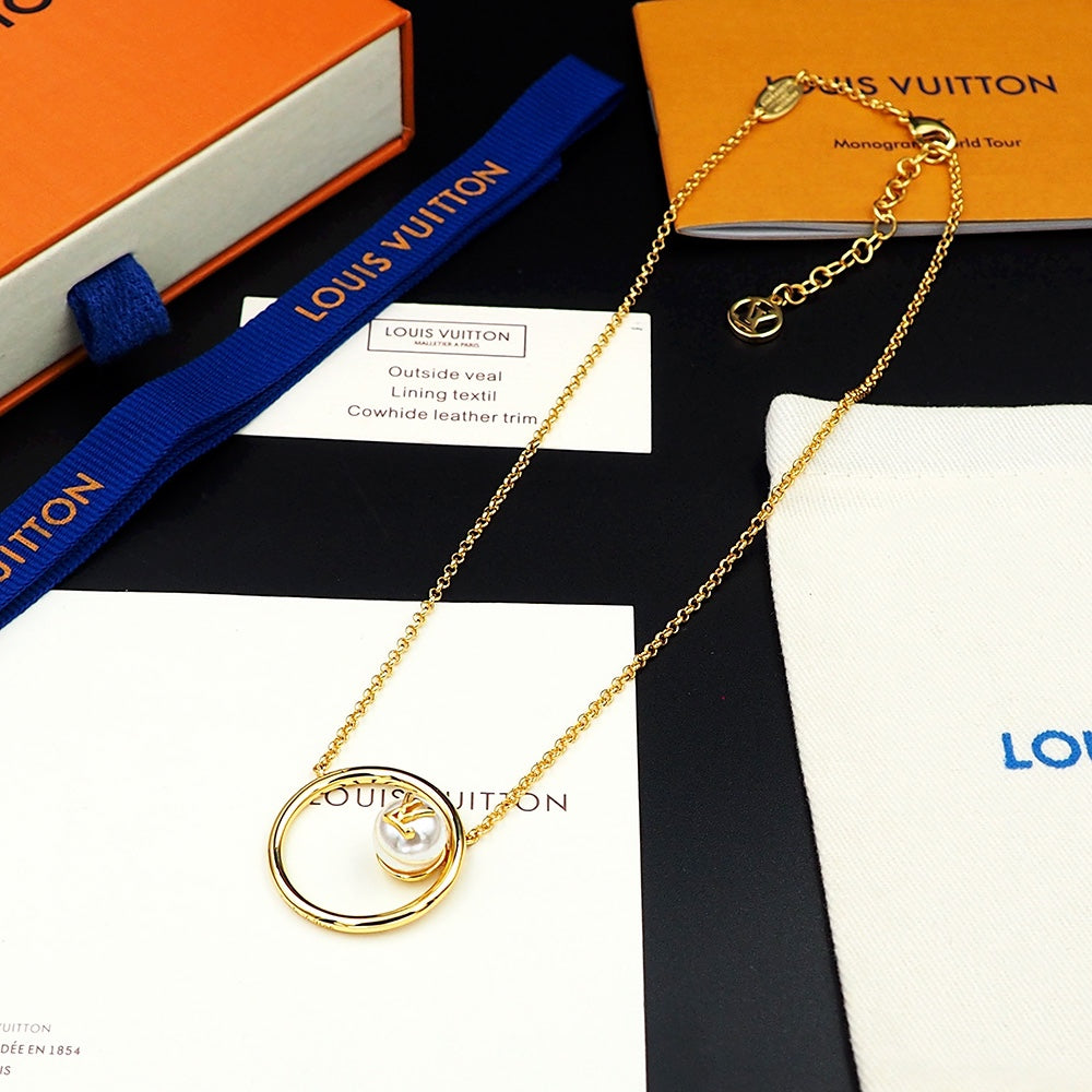 Louis Vuitton Eclipse Pearls 18K Gold Necklace