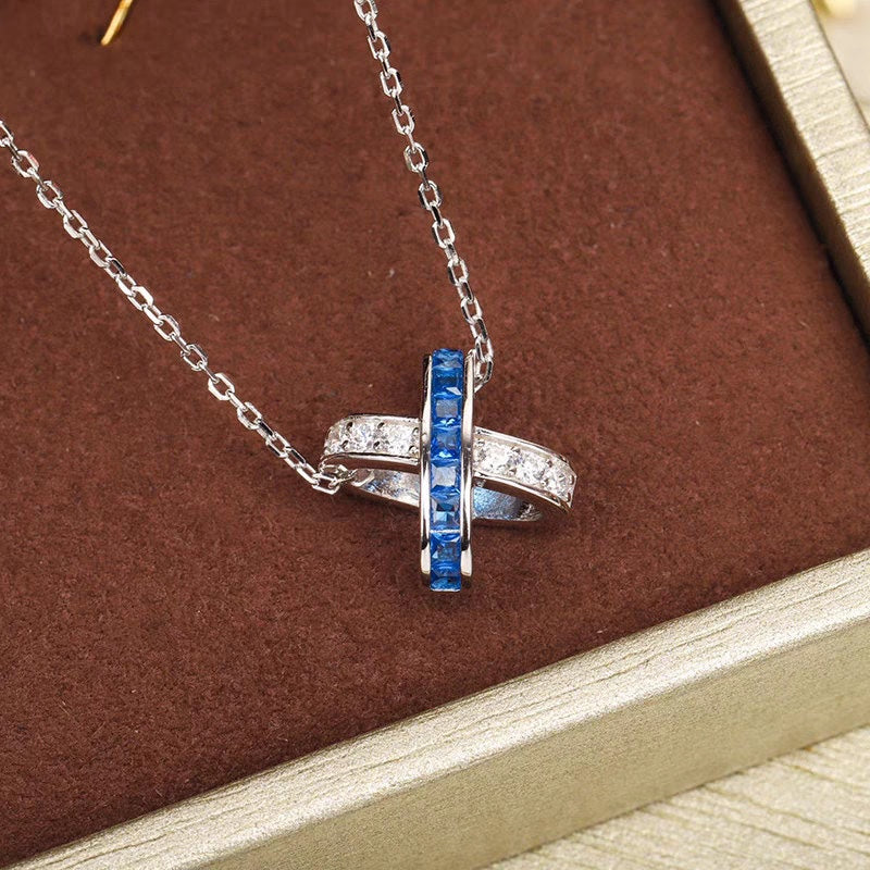 Jeux De Liens Pendant 18K Gold Necklace