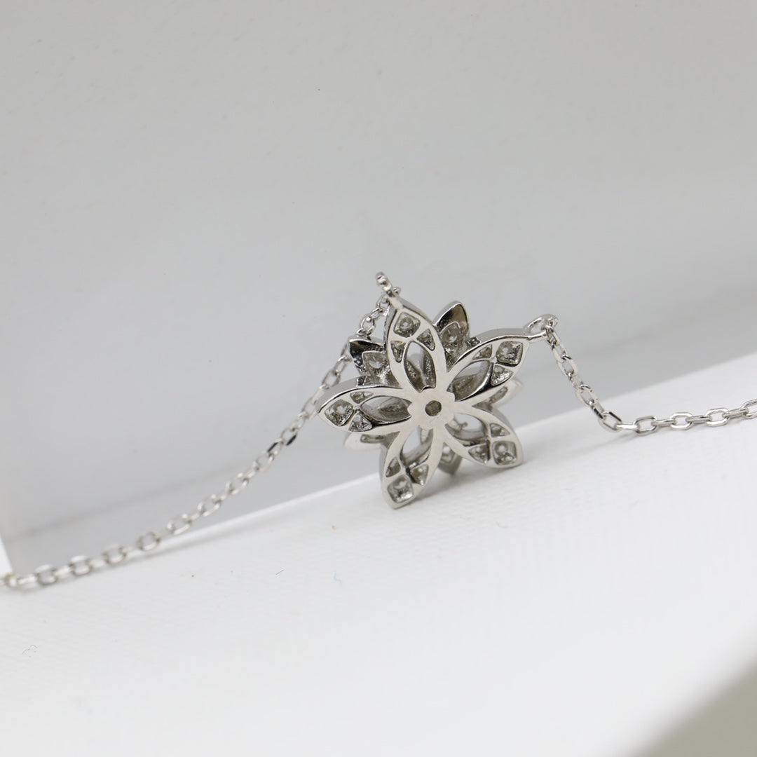 Lotus Openwork Pendant 18K Gold Necklace
