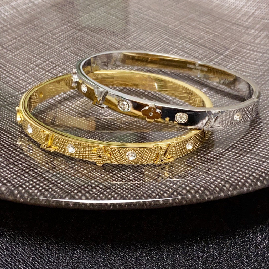 Louis Vuitton Diamonds 18K Gold Bracelet