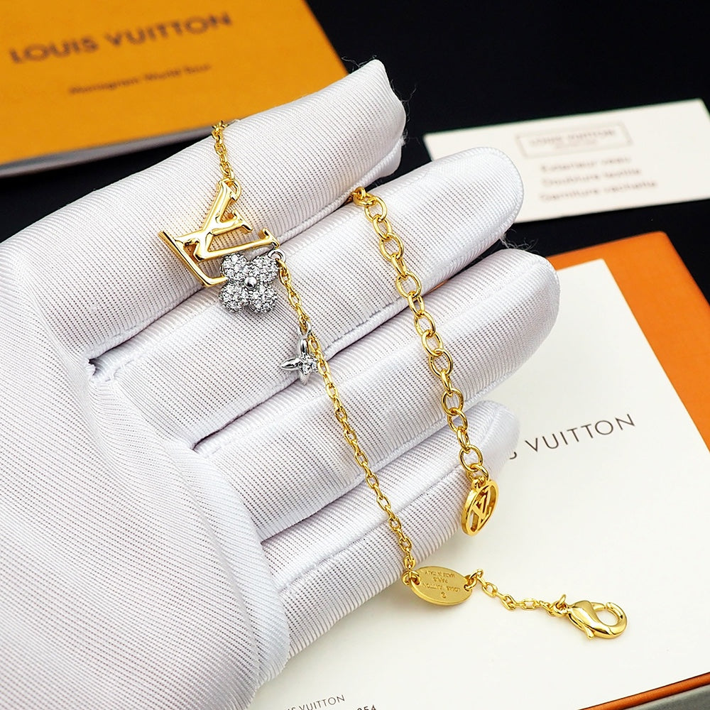 Louis Vuitton Gram Diamond 18K Gold Bracelet