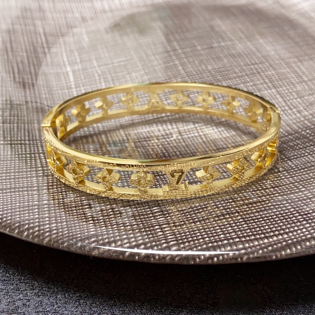 Louis Vuitton Crystal Hollow 18K Gold Bracelet