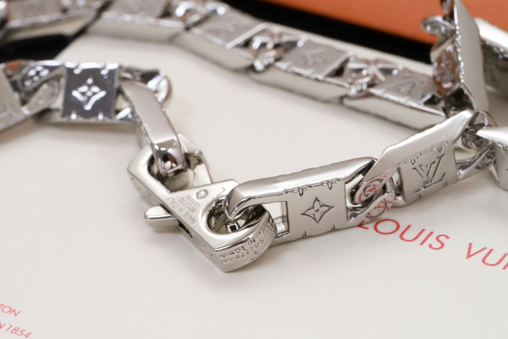 Louis Vuitton Monogram Tied Up 18K Gold Bracelet
