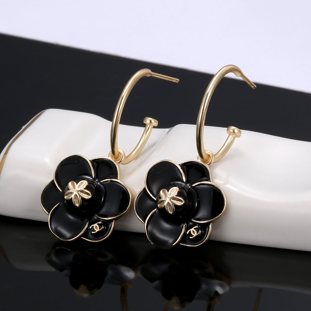 Chanel Flower 18K Gold Earrings