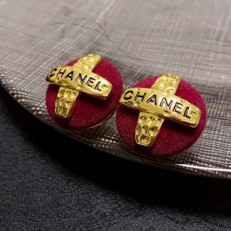 Chanel Red 18K Yellow Gold Earrings