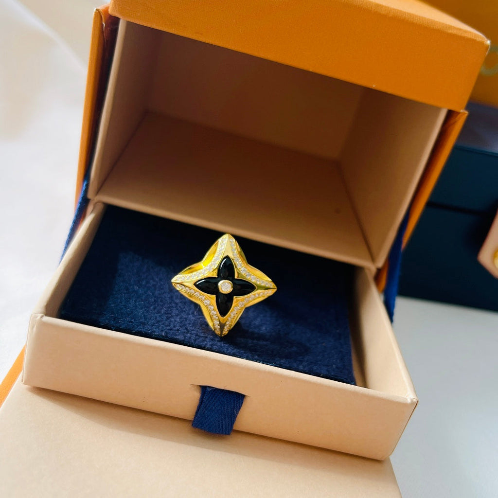 Louis Vuitton Ever Blossom 18K Gold Ring