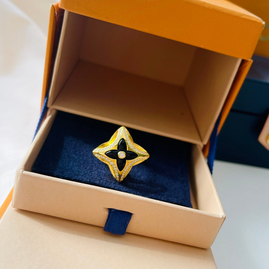 Louis Vuitton Ever Blossom 18K Gold Ring