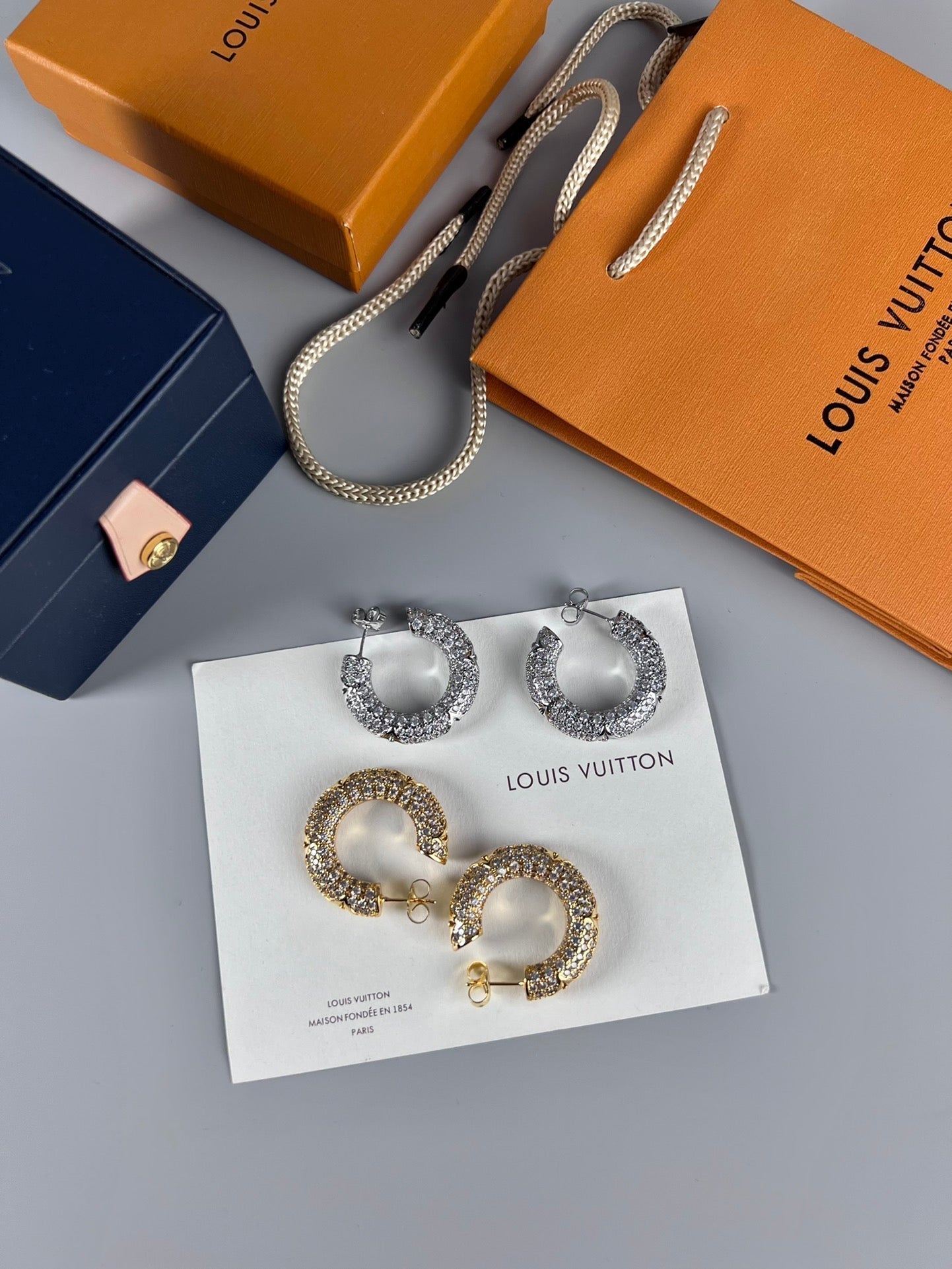 Louis Vuitton Circle Diamonds 18K Gold Earrings