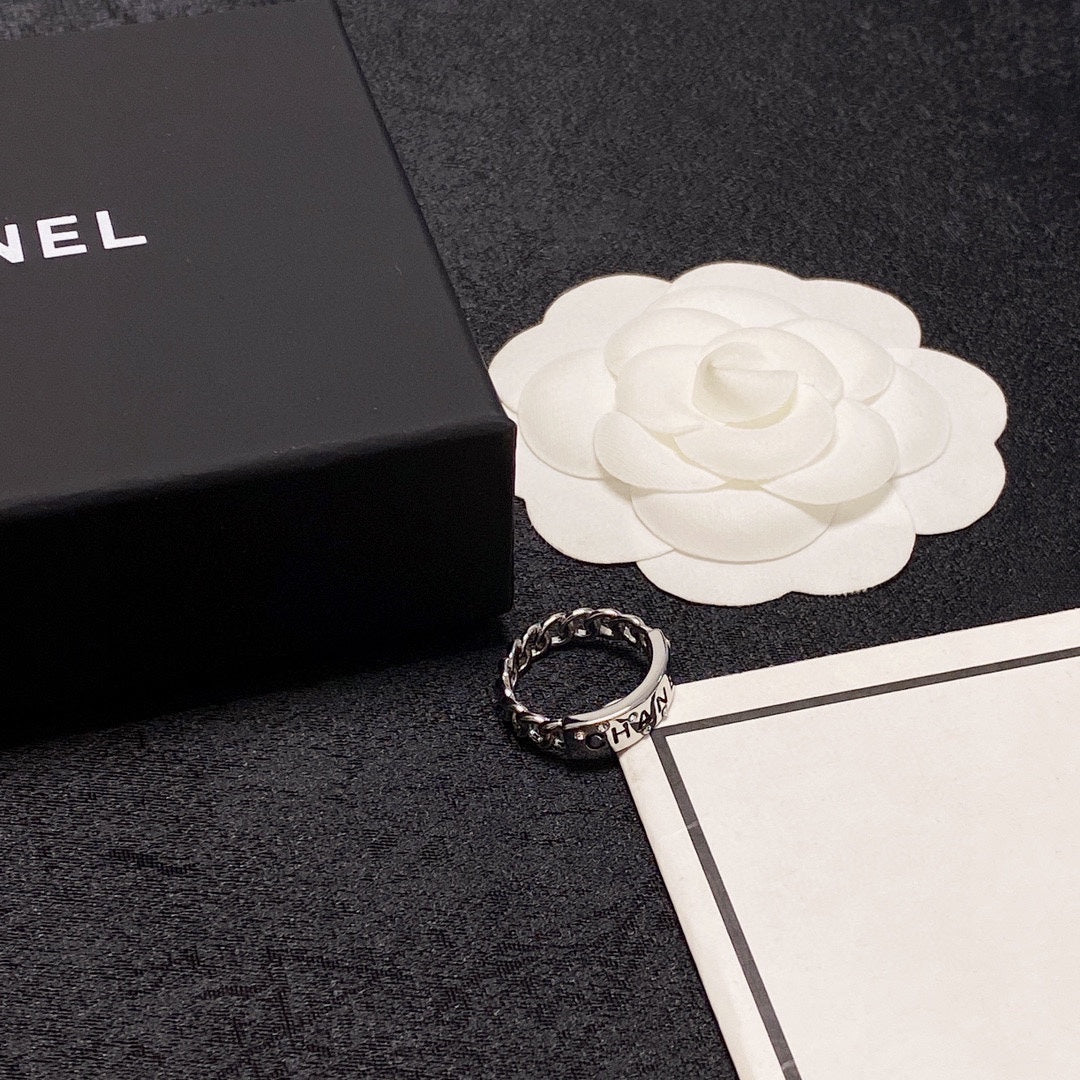 Chanel Chain Link 18K Gold Ring