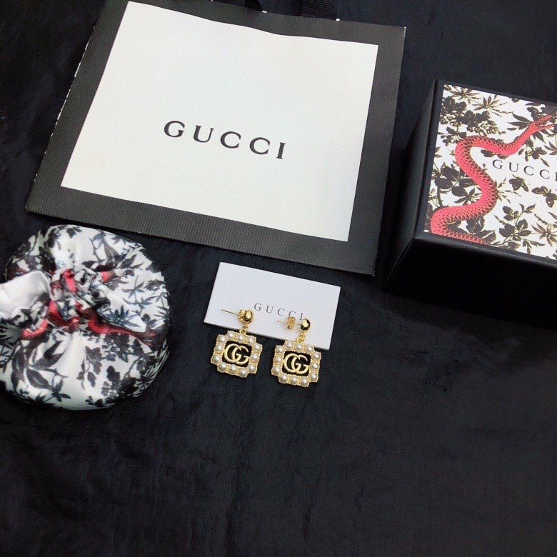 Gucci Double Square Pearls 18K Gold Earrings