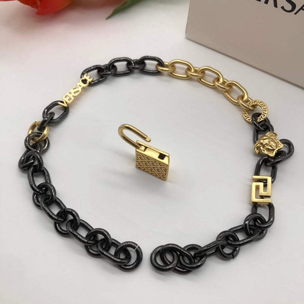 Celine Ver Chain 18K Gold Necklace