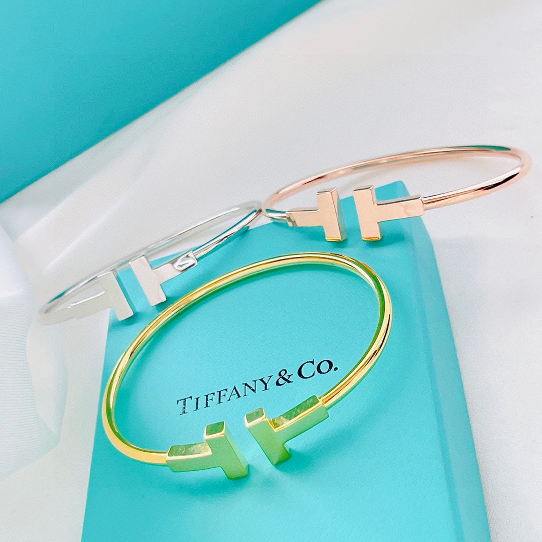Tiffany Wire 18K Gold Bracelet