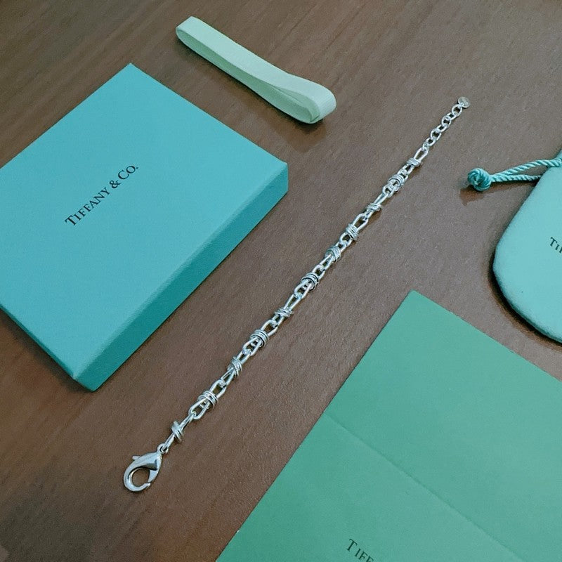 Tiffany Return to Lock 18K Gold Bracelet
