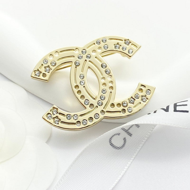 Chanel 24A Diamond Gold 18K Gold Brooch