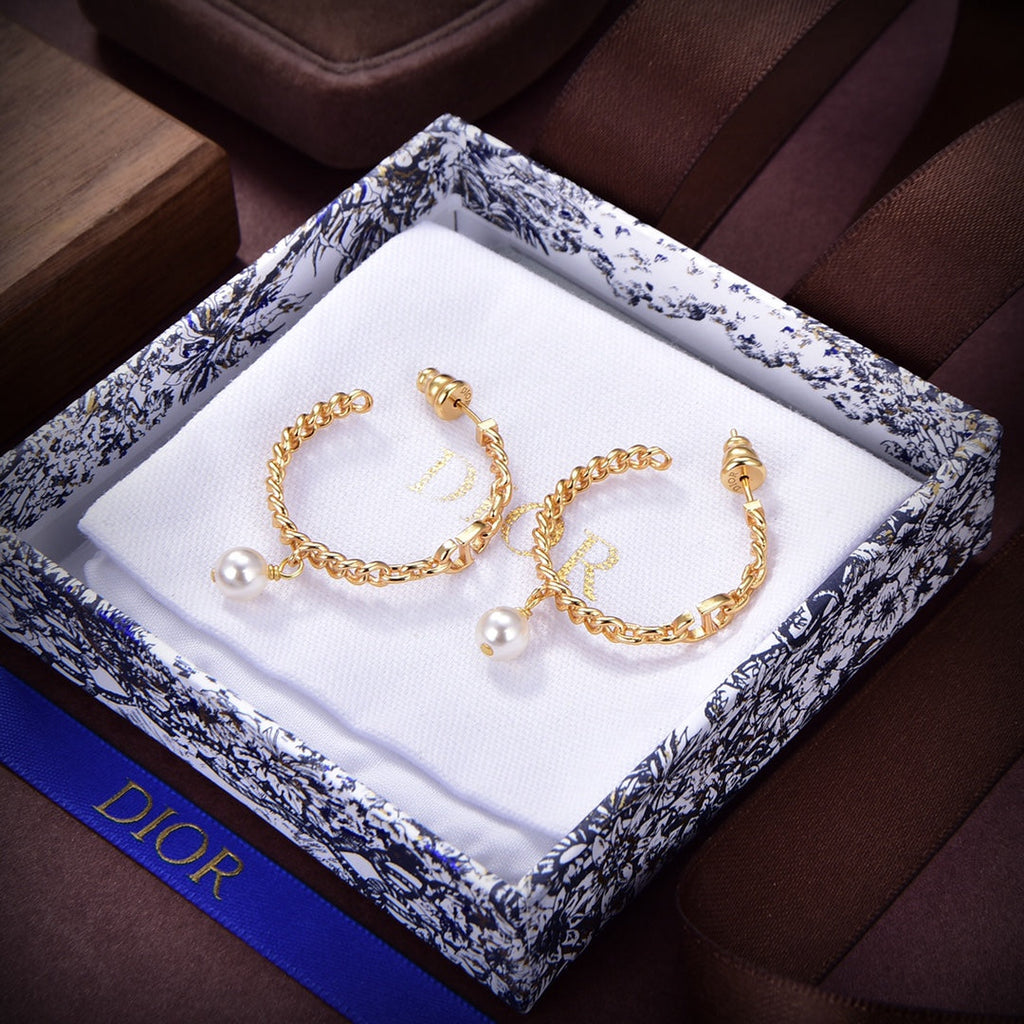 Dior 30 Montaigne 18K Gold Earrings