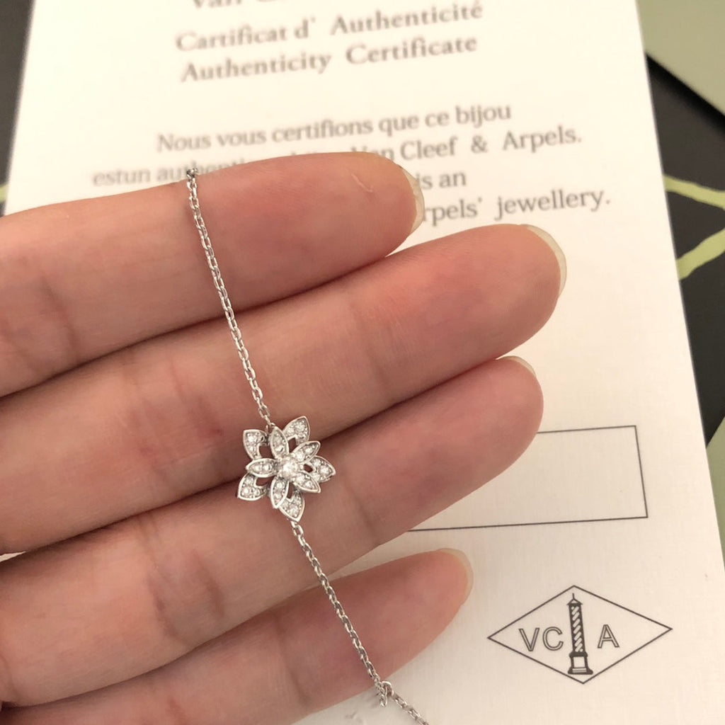 Lotus Openwork Pendant 18K Gold Necklace