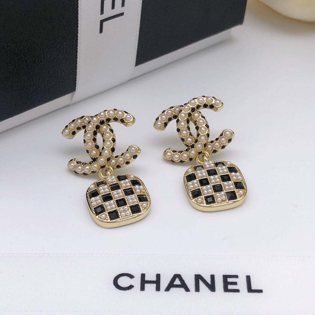 Chanel Chain 18K Gold Earrings