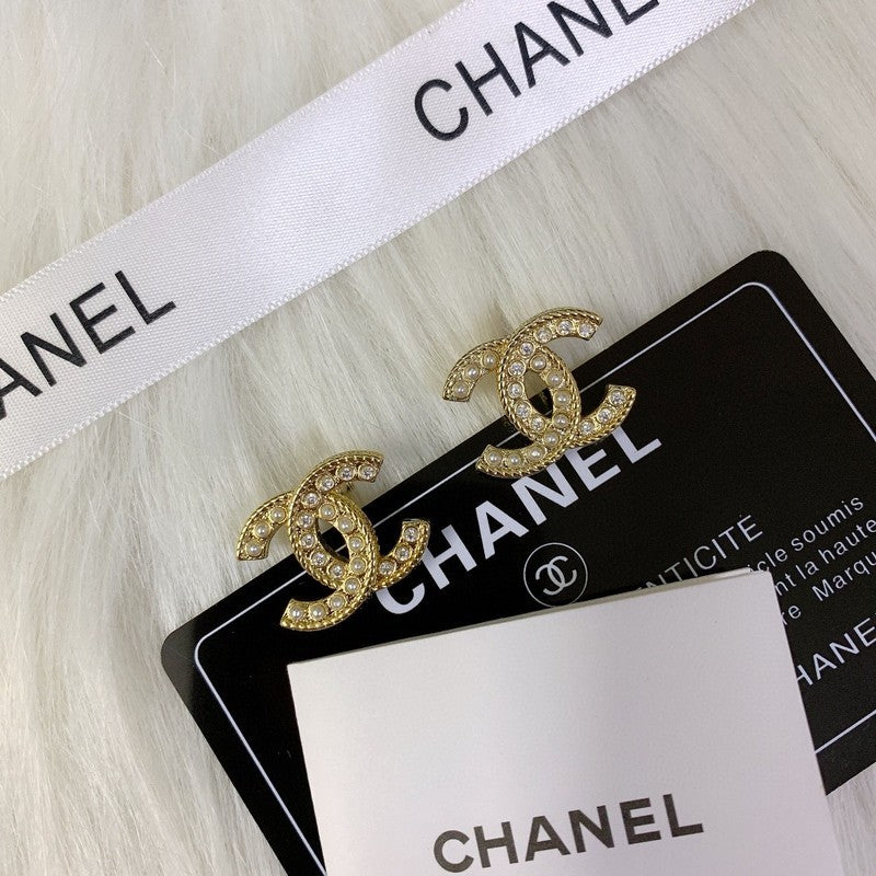 Chanel Pearls 18K Gold Earrings