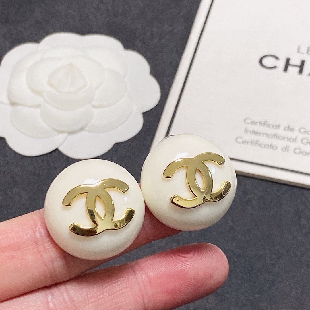 Chanel Pearl Round 18K Gold Earrings