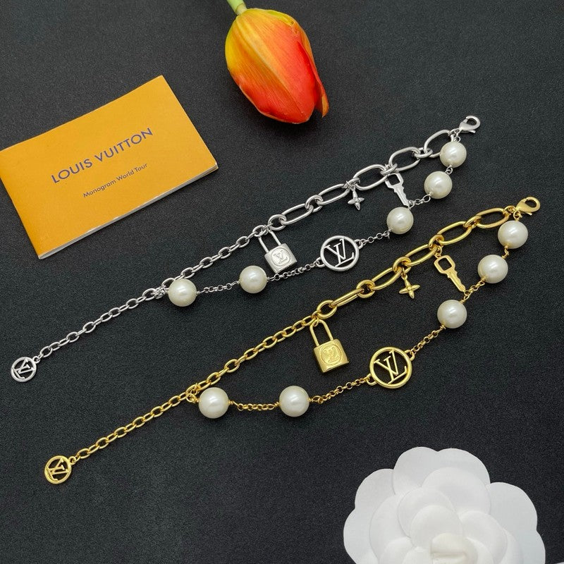 Louis Vuitton Pearl Lock Gold 18K Gold Bracelet