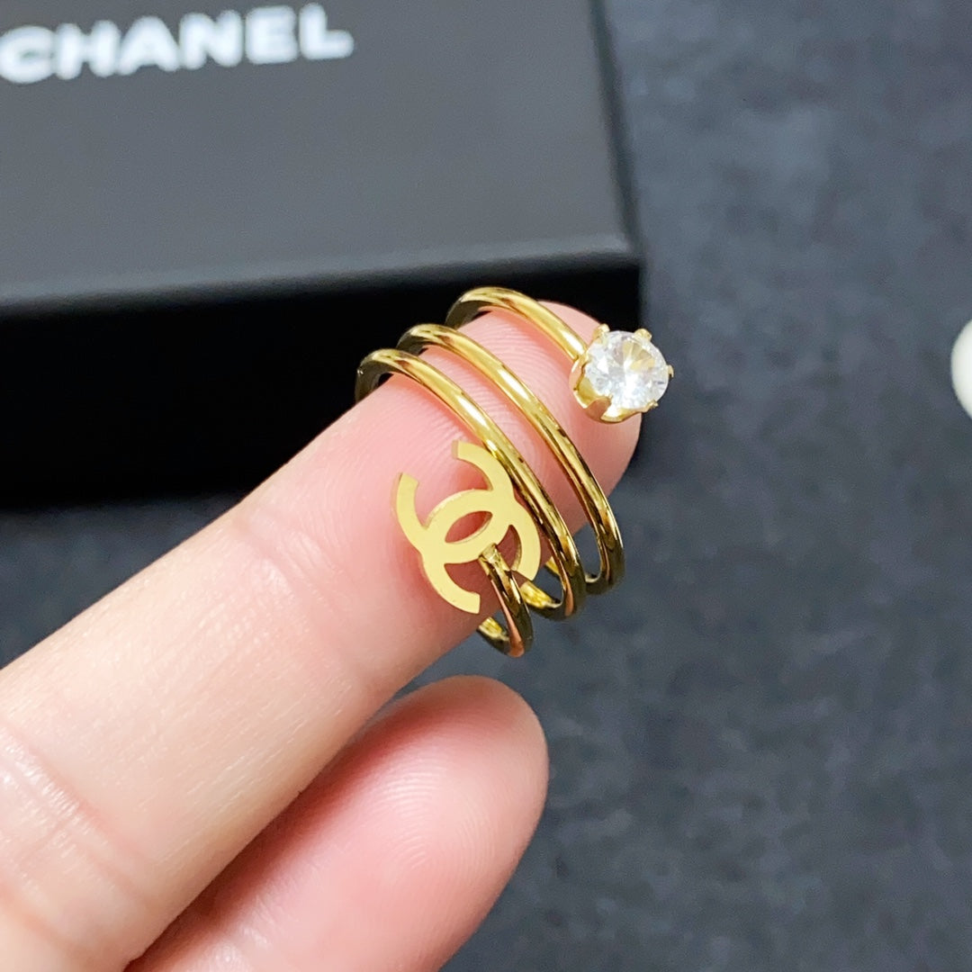 Chanel Vintage Pearl 18K Gold Ring