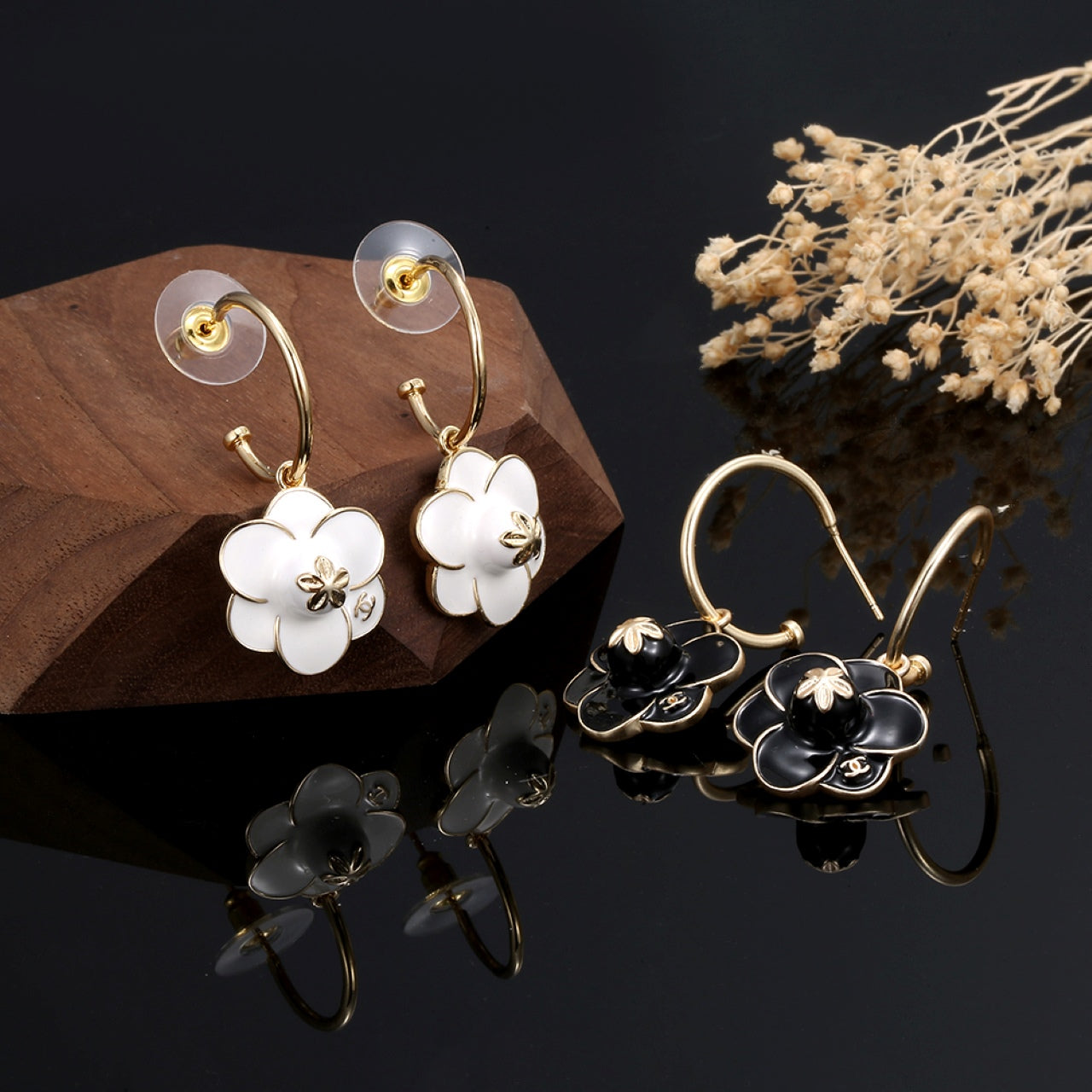 Chanel Flower 18K Gold Earrings