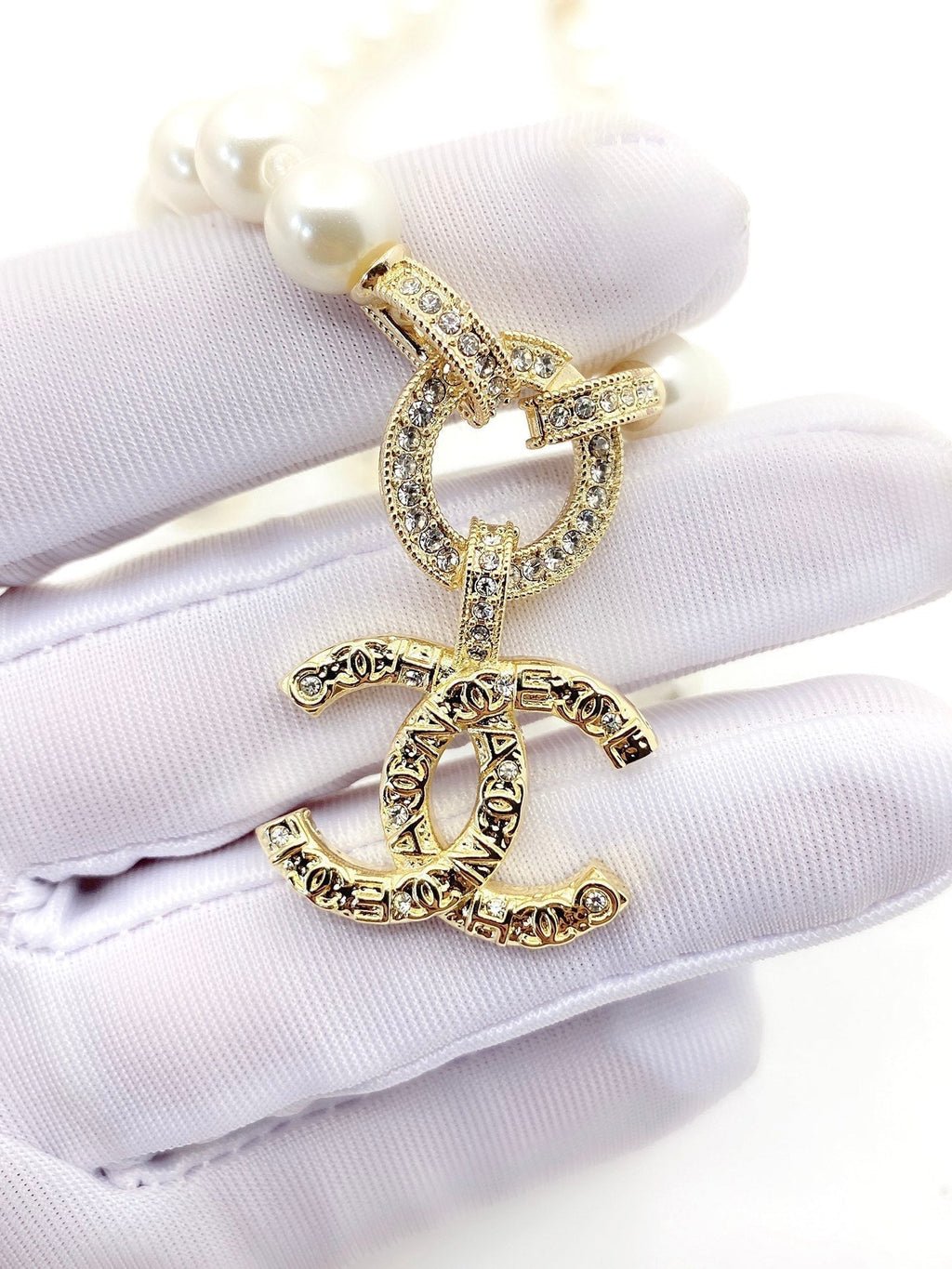 Chanel Pearls Choker 18K Gold Necklace
