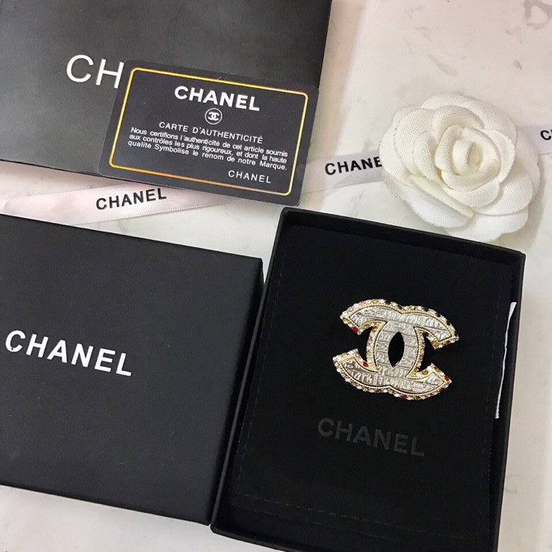 Chanel Diamonds 18K Gold Brooch