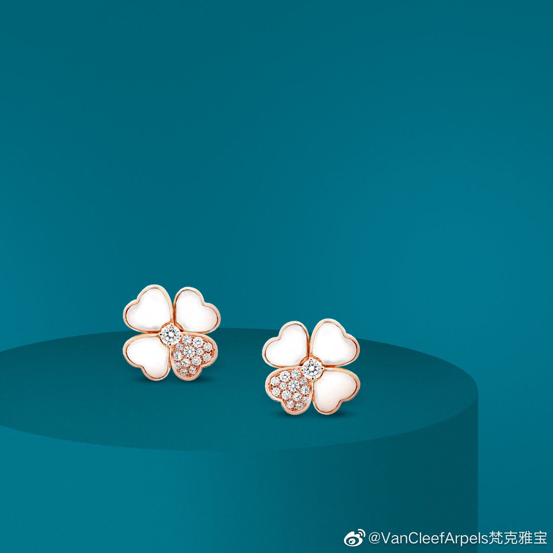 Cosmos Medium 18K Gold Earrings