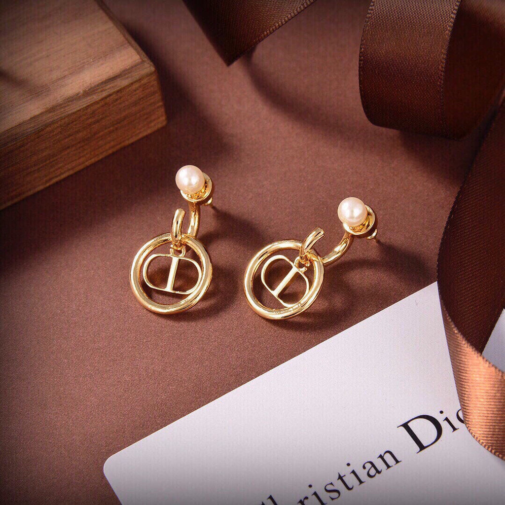 Dior 30 Montaigne Pearls 18K Gold Earrings