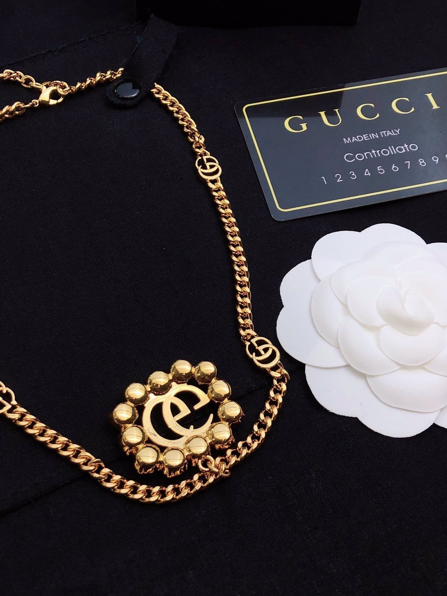 Gucci Double Pearl Double Gucci 18K Gold Necklace