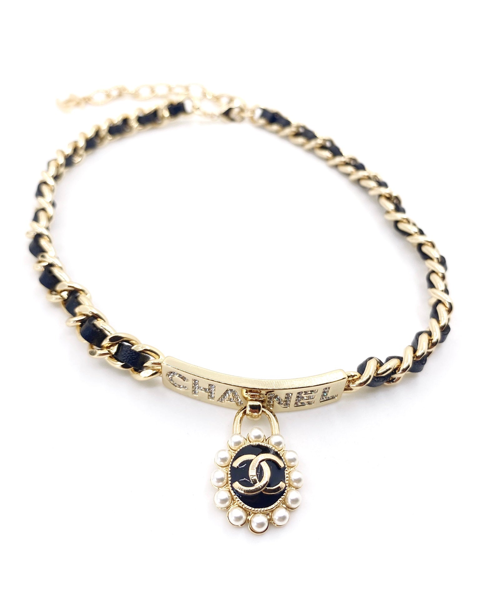 Chanel Pearls Choker 18K Gold Necklace
