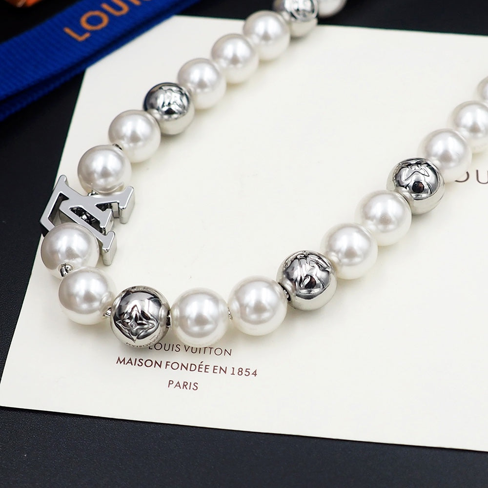 Louis Vuitton Monogram Pearls 18K Gold Necklace