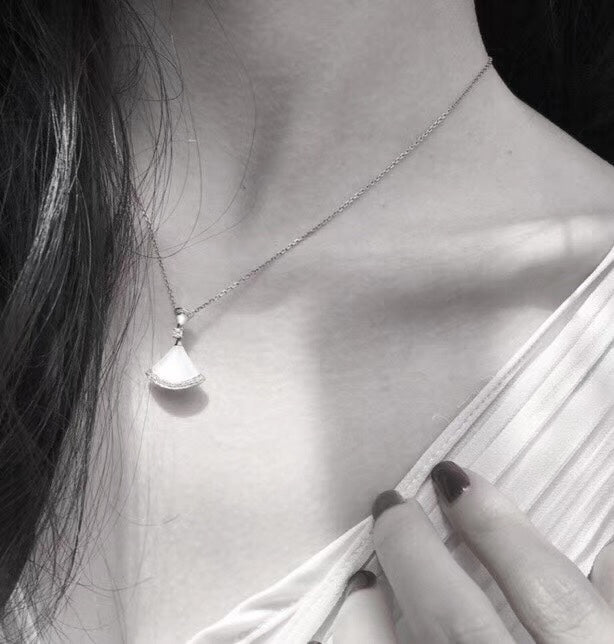Bvlgari BVLGARI Dream Pearls 18K Gold Necklace