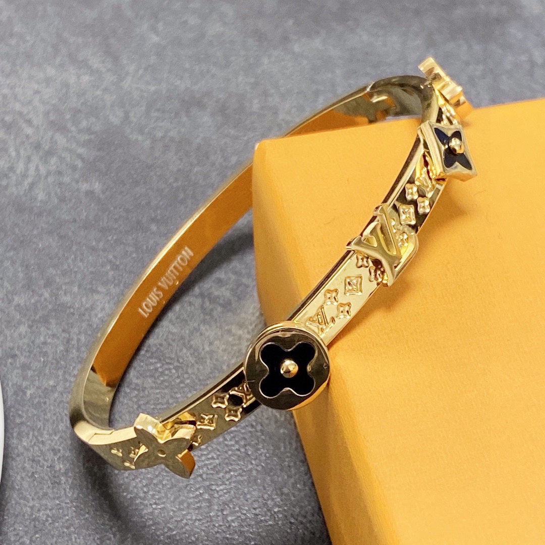 Louis Vuitton Idylle Blossom 18K Gold Bracelet