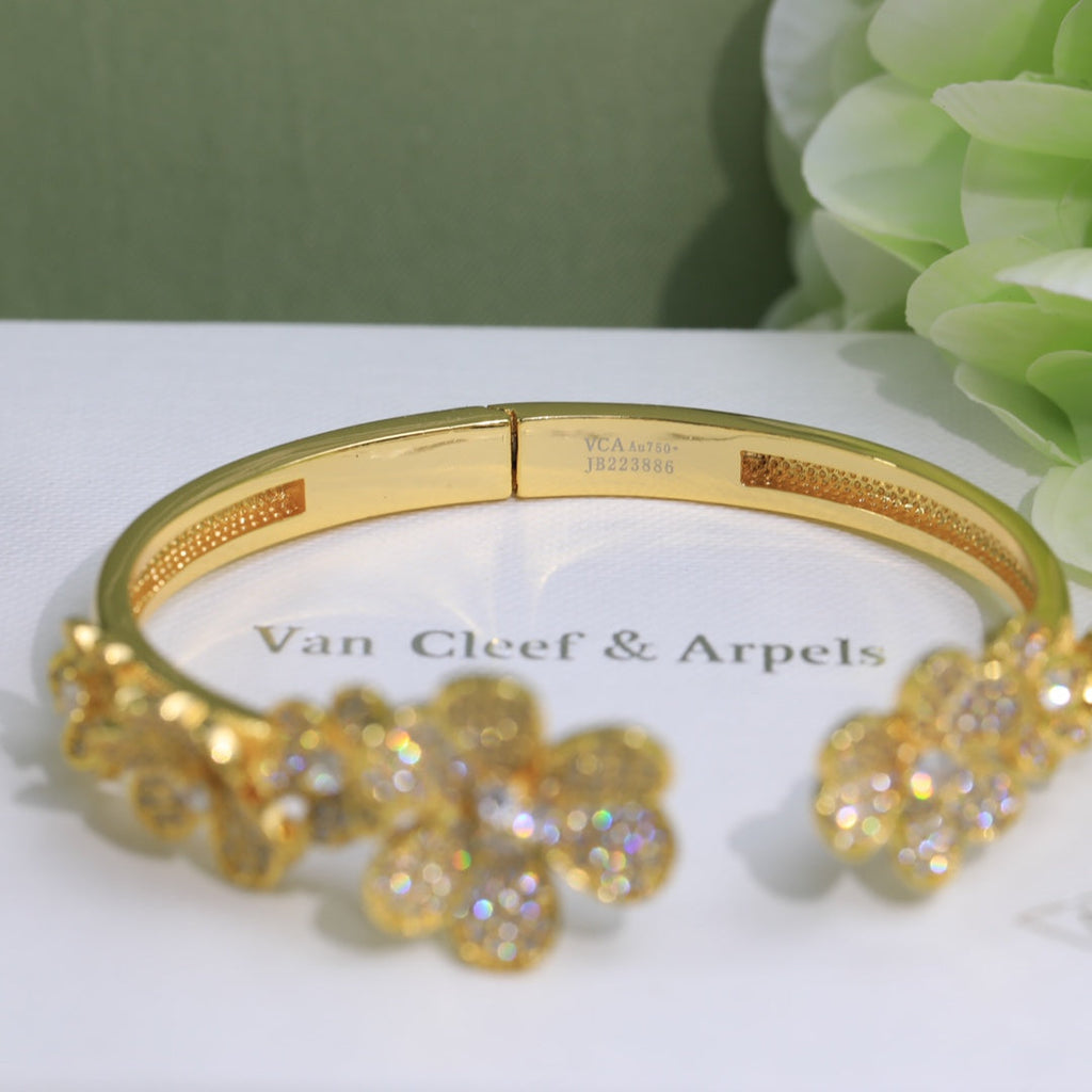 Frivole Seven Flowers Diamonds 18K Gold Bracelet