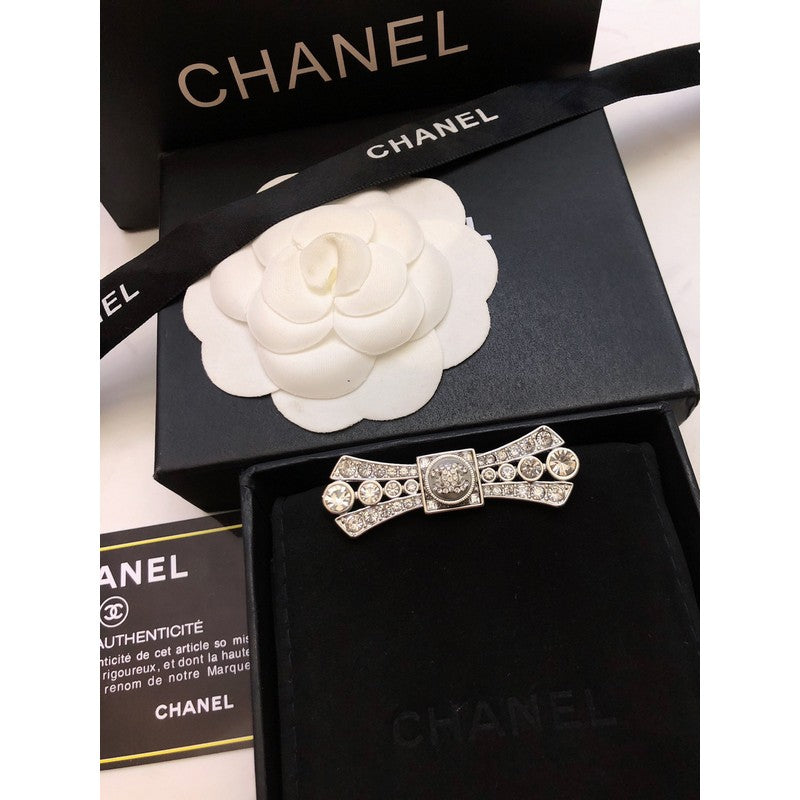 Chanel Bow Tie Diamond 18K Gold Brooch