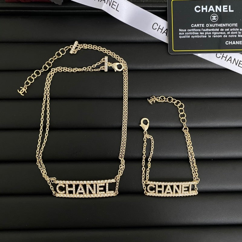 Chanel Letter Diamond Choker 18K Gold Necklace